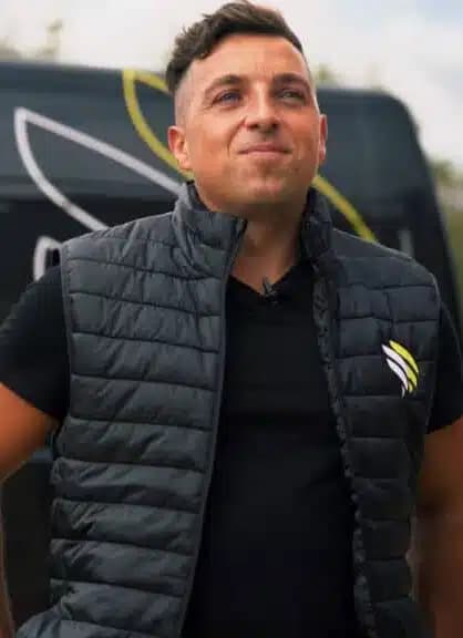 Portrait de Jérémy Poudière, fondateur des Débarrasseurs de l'Extrême
